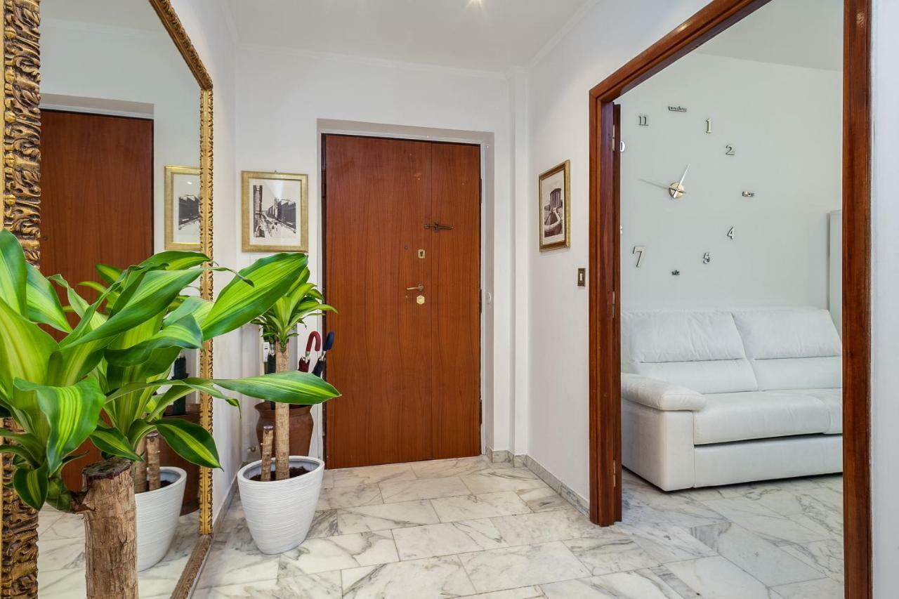 Elegant Vatican Metro & Golf Rom